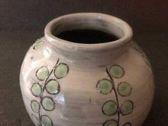 丸い花瓶　陶器　　フラワーベース　の画像