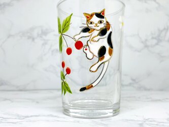 サクランボと猫グラスの画像