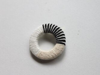 toneブローチの画像
