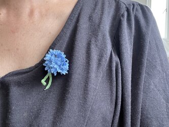 トルコのシルクで小さなお花のブローチ　ブルーの画像