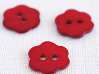 フランス製貝ボタン　お花の貝ボタン　赤 (3個)の画像