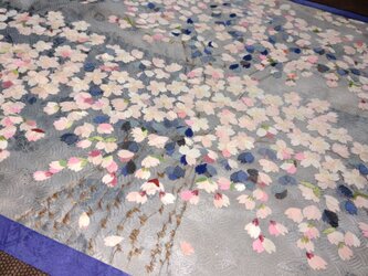 ヴィンテージ着物からタペストリー満開の桜を想うの画像