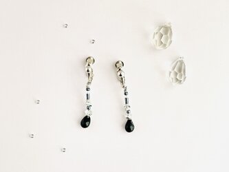 sizuku(しずく) 耳飾り ｜黒｜ピアス・イヤリング｜マスクアクセサリー｜受注製作｜オウカノモリ/ouka no moriの画像