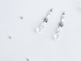 sizuku(しずく) ｜白｜ピアス・イヤリング｜マスクアクセサリー｜受注製作｜オウカノモリ/ouka no moriの画像