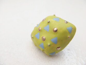 七宝ブローチ　春の骨　黄緑マット　の画像