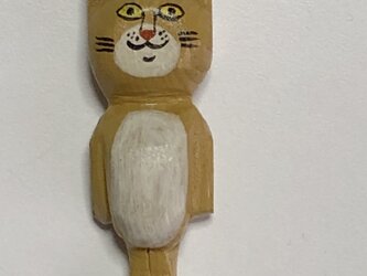 木彫りのマグネット　猫の画像