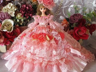 ベルサイユの薔薇 夢見る王妃 コーラルピンクシンフォニー魅惑のロングトレーンドレスの画像