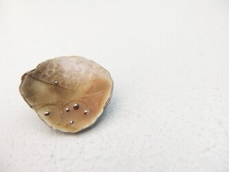 七宝ブローチ　春の落としもの　ベージュ小の画像