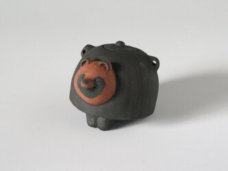 茶釜に化けたぬき の 陶置物の画像