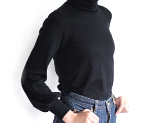 【衿変更可】【タートルネック】形にこだわった 大人のギャザー長袖Tシャツ 【サイズ・色展開有り】の画像