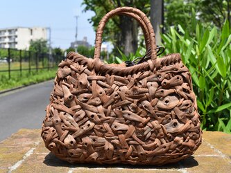 山葡萄(やまぶどう)籠バッグ | 太め乱れ編み | 巾着と中布付き |  (約)最大幅32cm×奥行12cm×中央部高さ20cmの画像