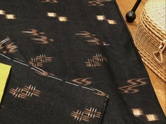 久米島紬　燕の絣模様　165cmの画像