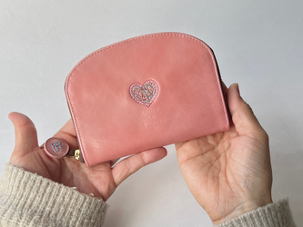 "New size" 刺繍革財布『HEART』つや桃色（牛革）ラウンドファスナー型mini