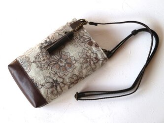 刺繍ウール　バッグ　スマホポシェット  タッセル付き　の画像