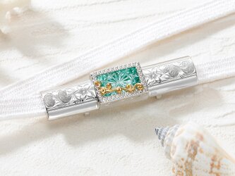 KILIKO　JEWELRY（東京切子）　×　ハワイアンジュエリー  帯留　菊　ピーコックグリーンの画像