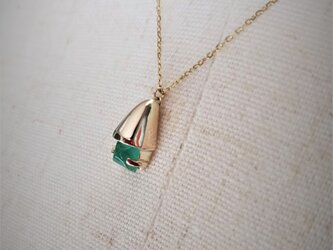 Ｋ10  小さなお家のネックレス(天然エメラルド)の画像