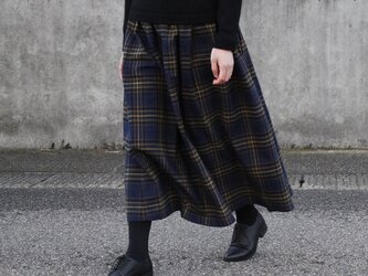 上品で大人な色合い タータンチェック ギャザースカート（ディープブルー）の画像