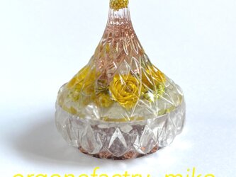 ☆SALE！　カット宝珠型　ホワイトムーンストーン　フラワーオブライフ　小物入れタイプ　オルゴナイトの画像