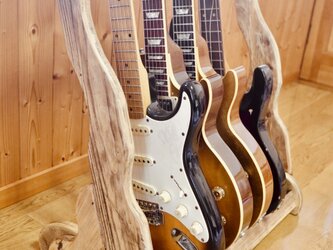 【24時間以内に発送】手作り木工　木製ギタースタンド （古材）５本掛けの画像