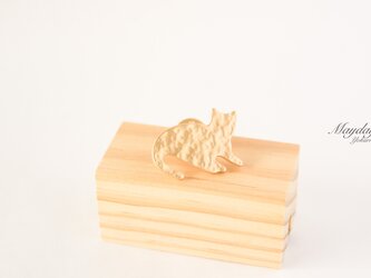 『猫ちゃんのブローチ〜♪シンプルで大人可愛いマットゴールド』の画像