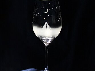 【一緒に見る三日月の夜空】猫モチーフのワイングラス　★名入れ加工対応品（有料）の画像