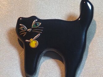 蒔絵ブローチ 黒猫 鈴の画像
