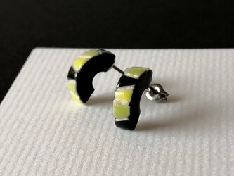 half circle ピアス(mosaic)の画像