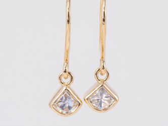 Fan Shape Diamond Earringsの画像