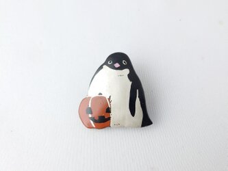 ハロウィン アデリーペンギン 漆ブローチの画像