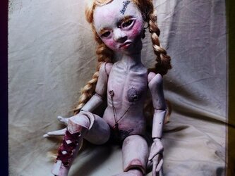 S様専用/売約済み【編み上げ足の球体関節少女・拘束椅子付き】の画像