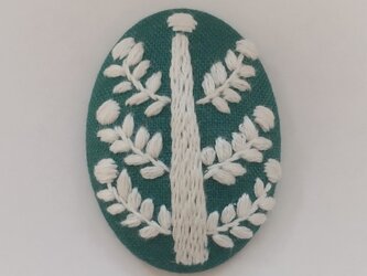刺繍ブローチ・treeの画像