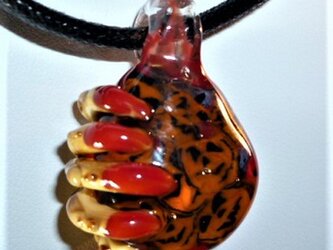 赤い爪　（ガラス、トンボ玉、一点物、ペンダント）の画像