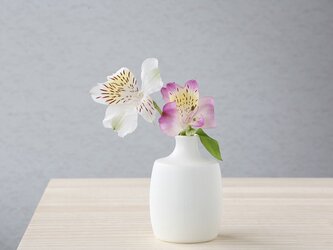 白い磁器の四角い一輪挿し　（FV3）の画像