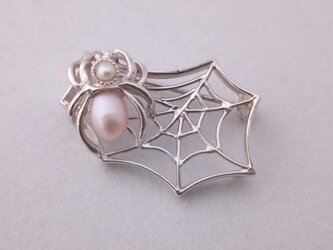 蜘蛛の巣ブローチ（Silver925・淡水パール）の画像