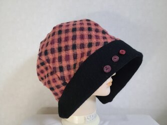 魅せる帽子☆ふんわり！飾りボタンが可愛い♪あったかウールニットとネルチェックのクロッシュ～赤茶&ブラックの画像