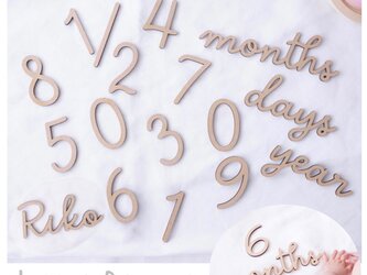 【木製 レターバナー＊Number + days months year】月齢フォト 撮影アイテム 出産祝いの画像