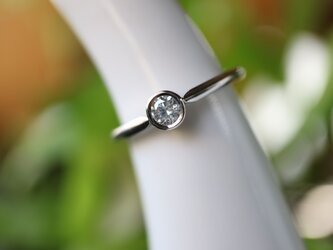 グリーンダイヤモンド指輪の画像