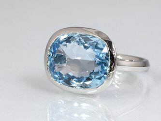 Blue Topaz Ringの画像