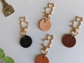 【送料無料】イニシャル入り☆猫のレザーキーホルダー　革　バッグチャーム　ネコ　ねこ/58622781の画像