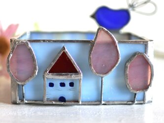 春満開！ちいさなお家と桜の木　ステンドグラスの飾り箱　赤い屋根のお家１の画像