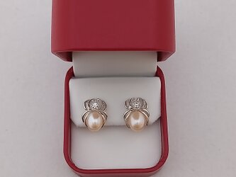 蜘蛛のピアス（淡水パール・Silver925）の画像