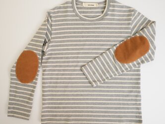 エルボーパッチ長袖ボーダー   ライトグレー×生成の画像