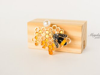 『スウィーティの蜂蜜と蜂のブローチ』の画像