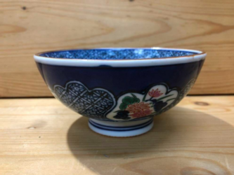【新品】有田焼製 祥瑞草花紋茶碗 3個組 1個のサイズ/約11.7cm×高さ5.7cmの画像