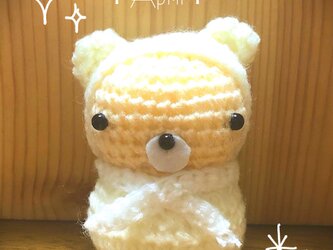 ♪誕生月カラーマフラーのクマだるま（4月）♪の画像
