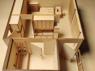【模型製作】 木製ミニチュア オーダーメイド完成品 〈アパート〉の画像