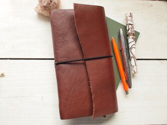 シボのチョコレート色本革　A5変形手帳カバー　自然な切り口　トラベラーズタイプの画像