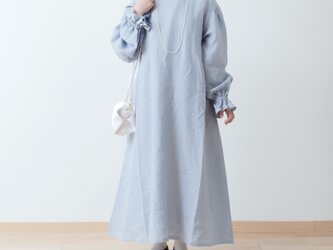 タックフリル衿が上品＊セレモニーにも＊バックくるみ釦ギャザースリーブAラインリネンワンピース/ペールブルーの画像