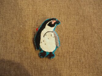 フンボルトペンギン　ブローチの画像