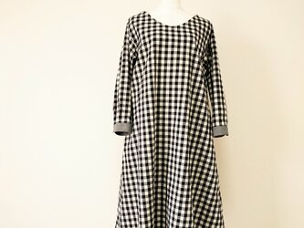 ギンガムチェックワンピース Ｍ～Lサイズ アイボリー×黒の画像